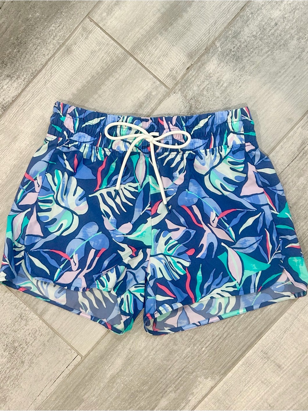 Eddie Bauer Women’s Blue Tropical Athletic Shorts with Pocket Detail - Small